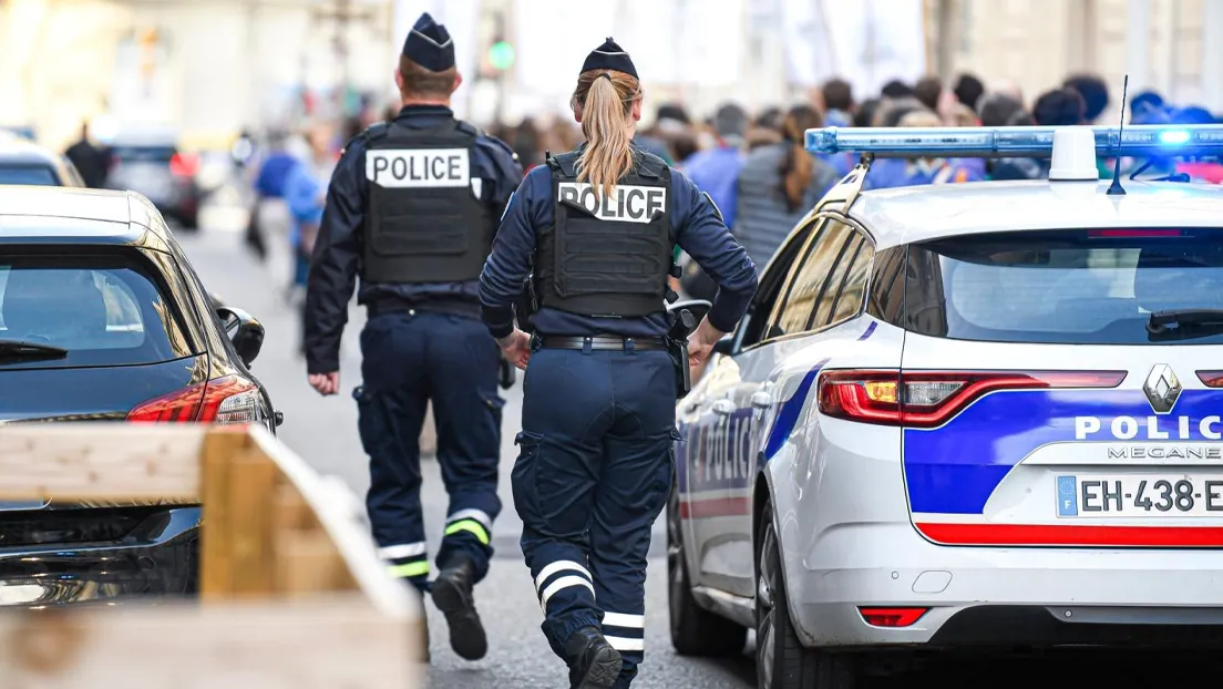 Un inmigrante argelino comenzó a gritar y a amenazar con un cuchillo a los pasajeros de un autobús en Francia