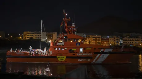 Salvamento Marítimo traslada a 231 inmigrantes de un cayuco a Gran Canaria - octubre 2024