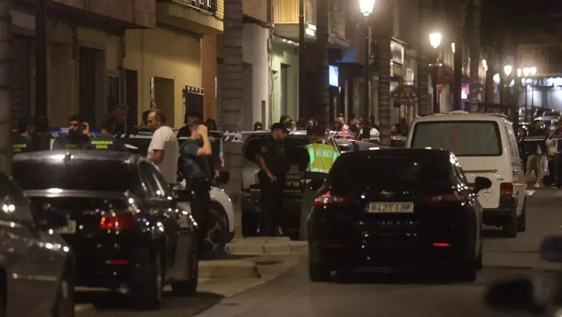 Asesinan de dos disparos a un hombre colombiano en el descansillo de un edificio en Cheste (Valencia)