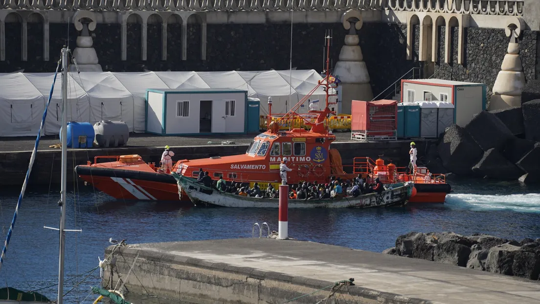 Llega a El Hierro un segundo cayuco con 216 inmigrantes y la isla suma 273 inmigrantes este sábado