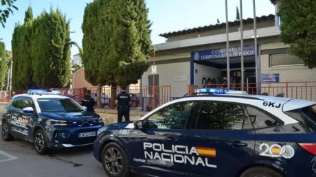 Arrestado en Murcia un aparcacoches argelino con 27 antecedentes por amenazar con una botella de cristal rota a una mujer - noviembre 2024