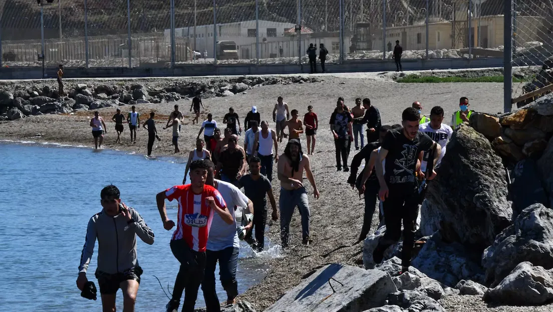 Nuevos intentos de entrada a Ceuta: Hasta 20 menas marroquíes han logrado cruzar el mar a nado este sábado