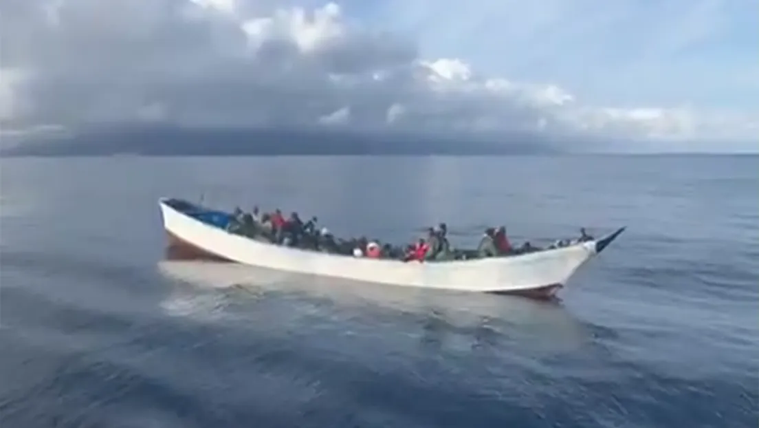 Llega a El Hierro un nuevo cayuco con 84 inmigrantes subsaharianos a bordo