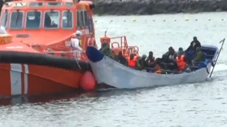 La cifra se sitúa en 165 los inmigrantes ilegales llegados este lunes a El Hierro en dos cayucos - noviembre 2024