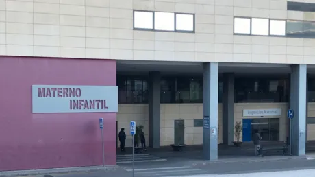 Detenidos dos marroquíes con 50 arrestos previos tras robar en la cafetería del Hospital Maternal Virgen de La Arrixaca (Murcia) - noviembre 2024