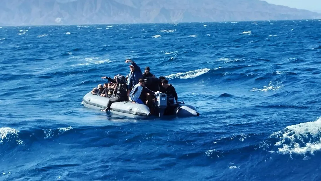 Residentes y turistas califican de «desastroso» y temen por la seguridad ante la llegada masiva de pateras a Cabo de Palos (Cartagena)