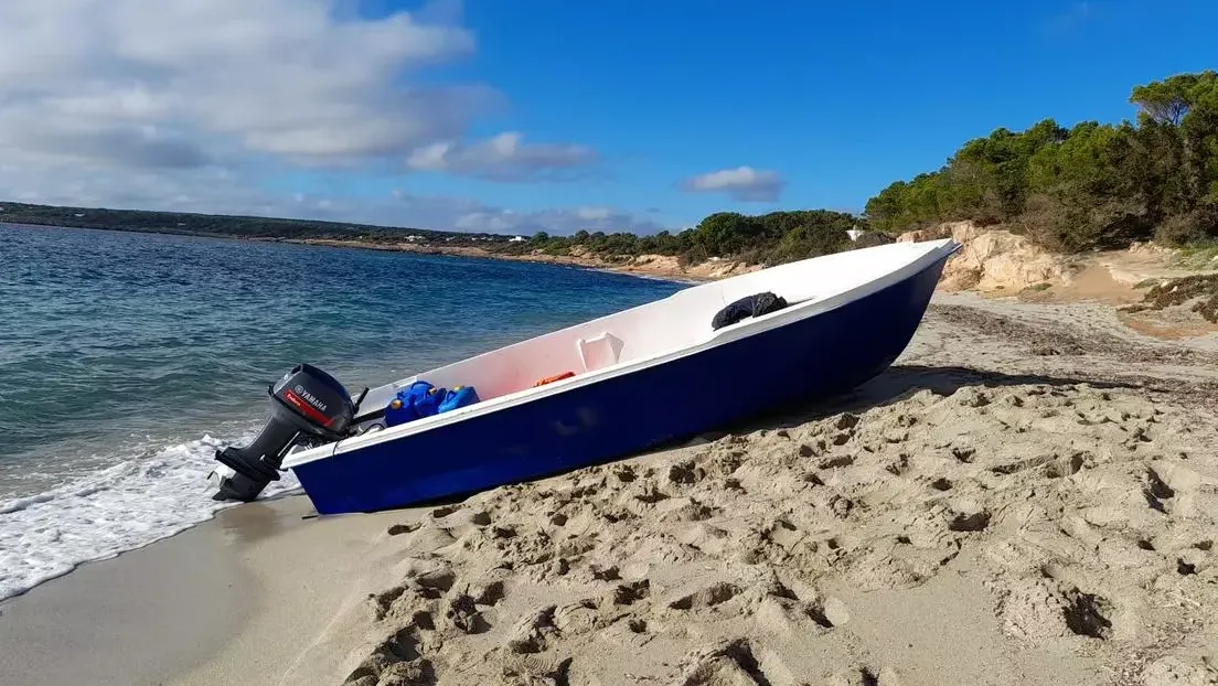 Dos pateras con 32 inmigrantes magrebíes llegaron durante la noche del sábado y en la mañana de este domingo a Formentera