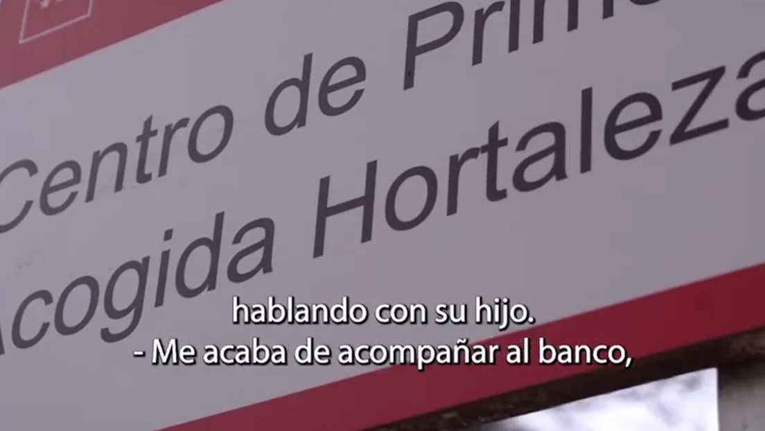 Vecinos de Madrid le cuentan a Javier Ortega Smith que viven atemorizados por los menas del Centro de Primera Acogida Hortaleza