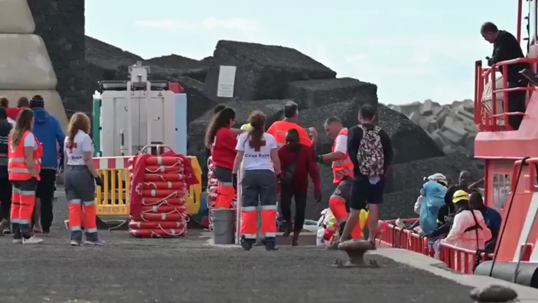 Un tercer cayuco eleva alrededor de 170 el número de inmigrantes llegados este jueves a El Hierro y Gran Canaria