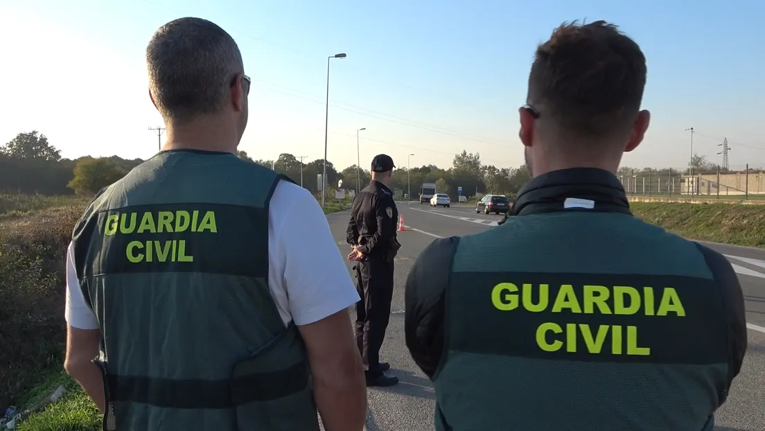 Un magrebí de 46 años fuerza el maletero del coche de una turista y le roba una mochila con la cartera y su documentación en Mallorca