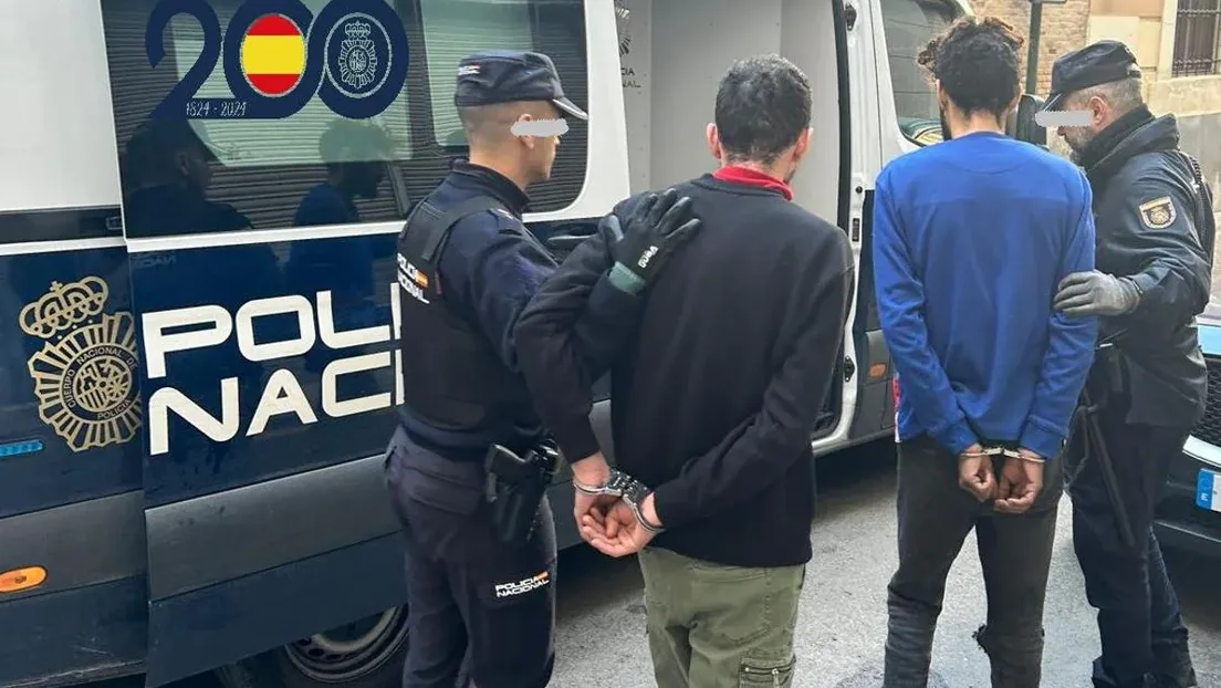 Tres encapuchados marroquíes han sido detenidos tras ser sorprendidos robando en un salón de juegos de Murcia