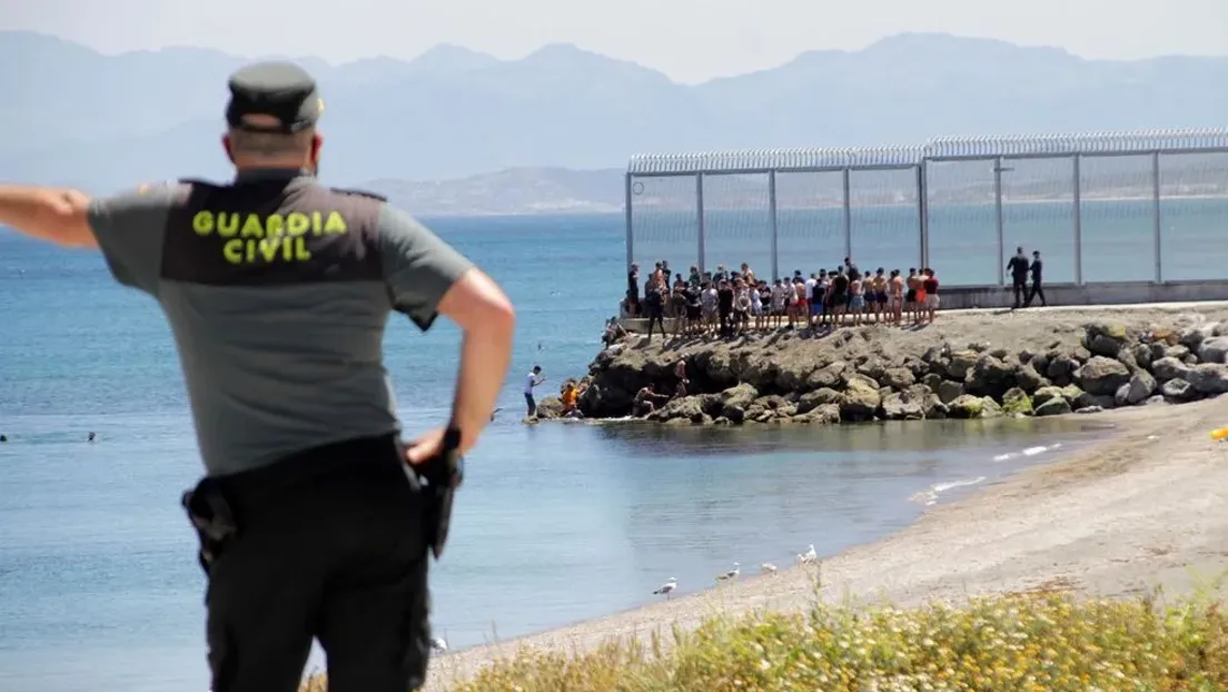 Un total de 51 inmigrantes han entrado en Ceuta saltando la valla o nadando desde Marruecos durante los primeros 15 días de enero