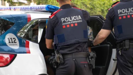 Cuatro magrebíes escapan de Salou con 160.000 euros y terminan arrestados en Tarragona tras chocar contra un coche de los Mossos - enero 2025