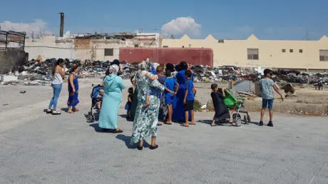 Multa de 360 euros a un marroquí por agredir con botellas de cerveza a otro magrebí que se negó a darle un cigarro en El Puche (Almería) - enero 2025