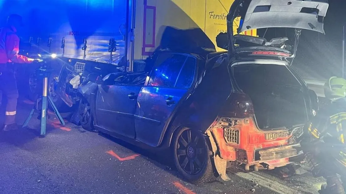 Muere un magrebí en un accidente de tráfico en la A-68 de Tudela tras empotrarse violentamente contra un camión