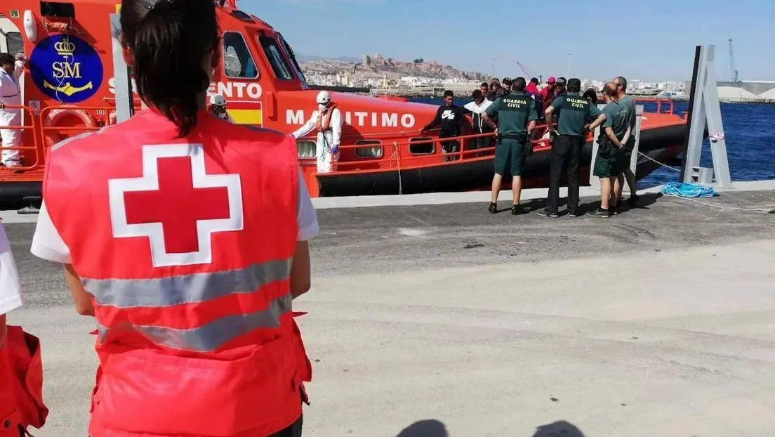 Seis pateras con un total de 100 inmigrantes magrebíes han llegado a Almería