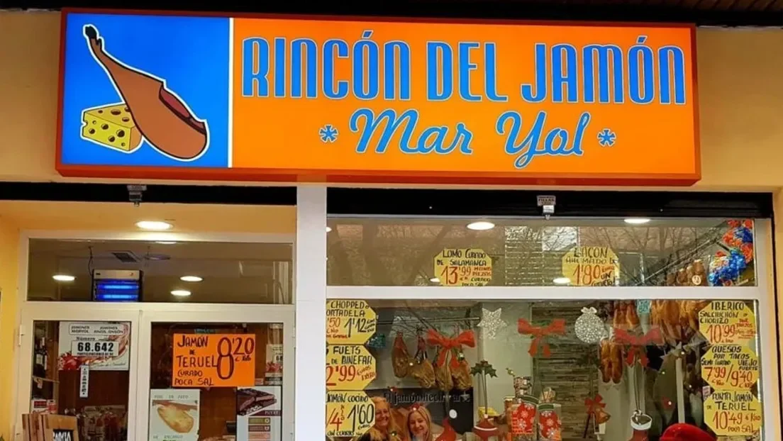 Dos marroquíes roban 1.000 euros en la charcutería 'El rincón del jamón' pero no se llevan ningún jamón