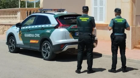 La Guardia Civil y la Policía Local detienen a un marroquí por robar en nueve vehículos de Turís (Valencia) - febrero 2025