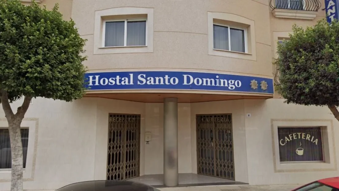 El Hostal Santo Domingo de El Ejido acoge a 40 inmigrantes subsaharianos procedentes de Canarias