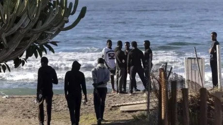 Detectan dos posibles casos de viruela del mono y sarna entre los 80 inmigrantes subsaharianos alojados en un hotel de Lepe (Huelva) - marzo 2025