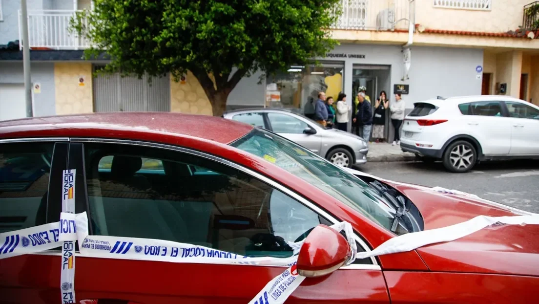 Un gitano asesina de tres disparos a un menor de 17 años de su misma etnia que se acostaba con su mujer magrebí y luego se suicida en El Ejido, Almería